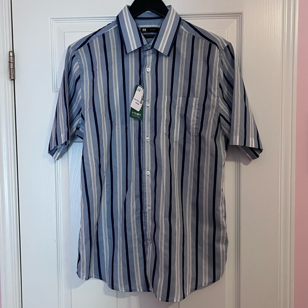 Simons short sleeve button down collared shirt